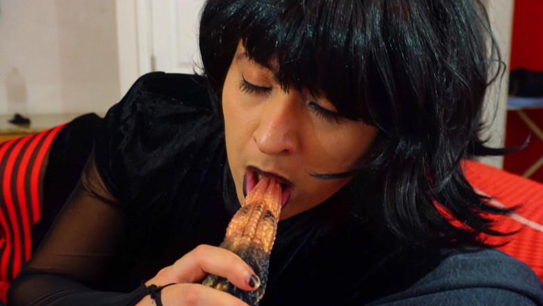VickyVixen: Mavis Dreams About Monster Cock
