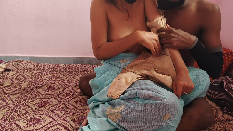 Viralcouple76: Indická desi vesnice Krásná žena v domácnosti ošukaná jejím manželem