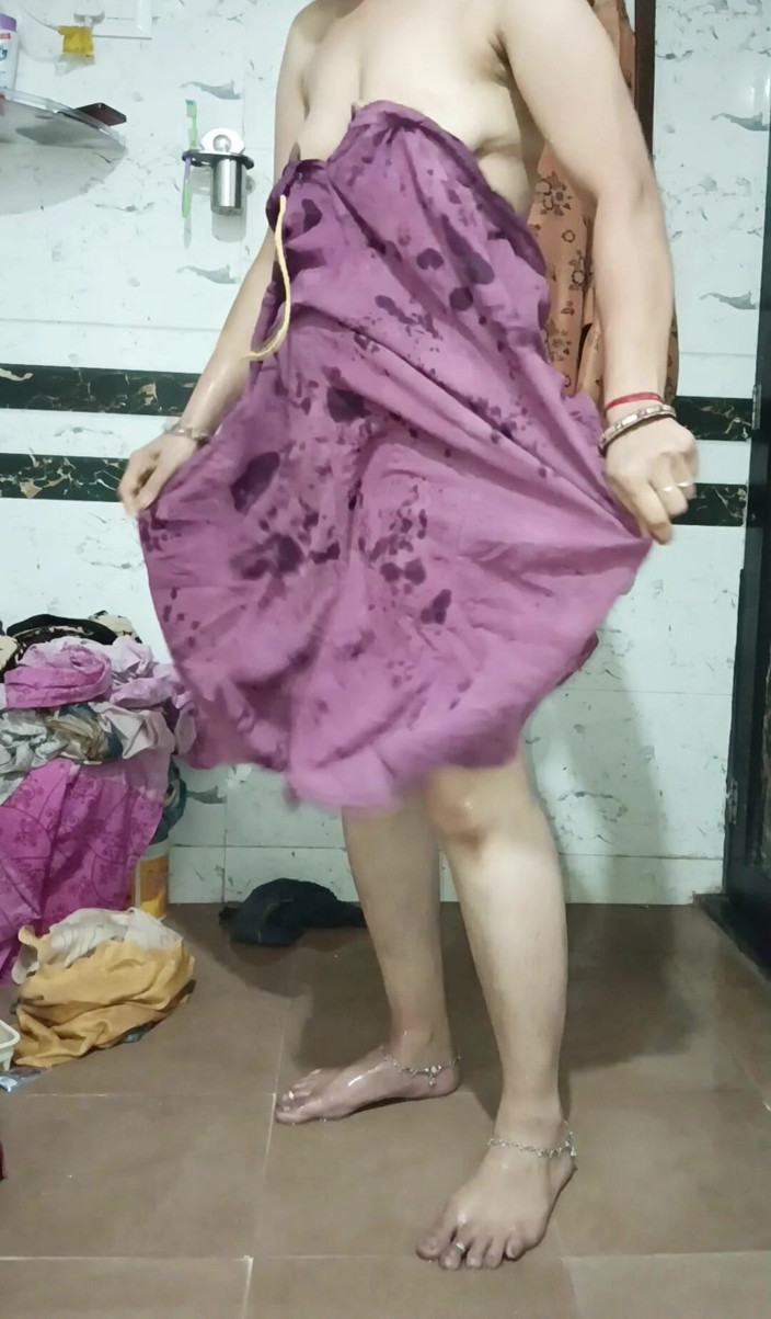 Priyahot77: Priya Bhabi Sexy Style Body Show