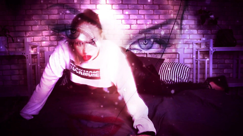 Goddess Misha Goldy: Inhale the sniffers and jerk it loser for me