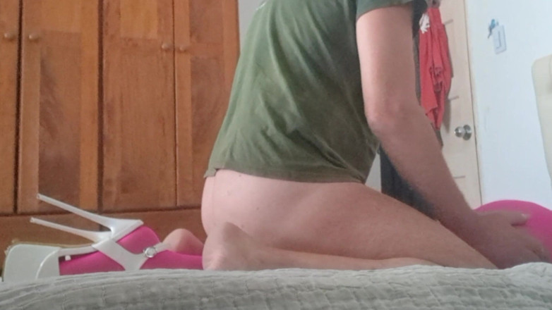 LauraOnHeels: MILF cu dresuri și pantofi fetiș cu sexul doggy style