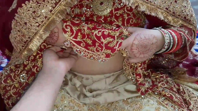 QueenbeautyQB: První noc desi indické manželky a manžela mají sex suhagraat