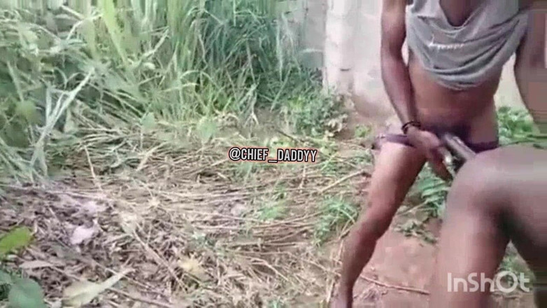 Chief_daddyy: Zobacz, jak wzmacniałem tego chłopca moim 11-letnią kutasem