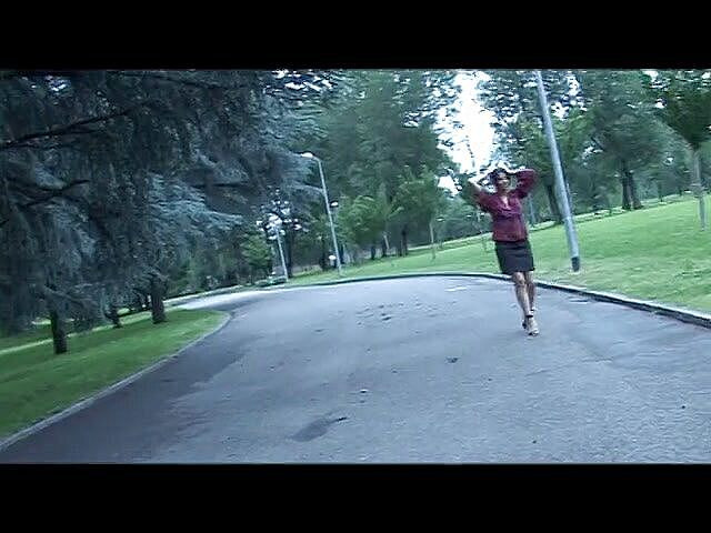 My porn family: Con điếm Ý gợi cảm chơi với một con cu giả trong...