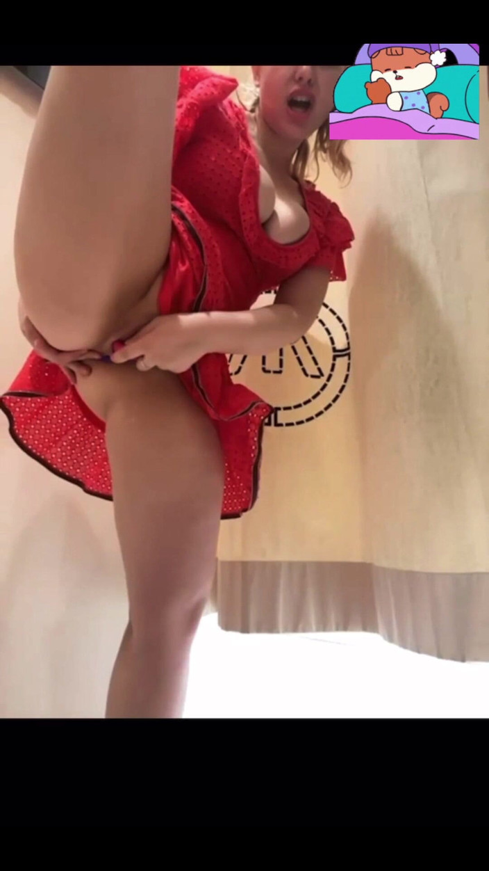 JuiceLussie: Ricky knullar i omklädningsrummet