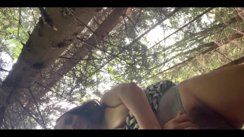 Crypto Mommy: Aku jalan-jalan di taman dan kencing bb, kamu minta aku...