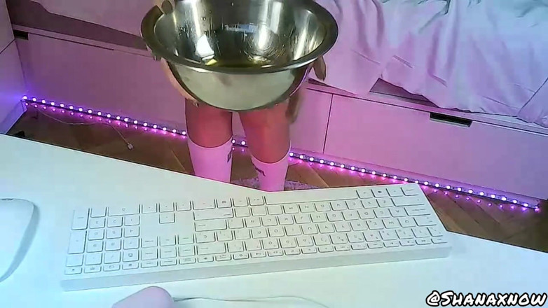 Shanaxnow: Only Members I Pee in My Live Show