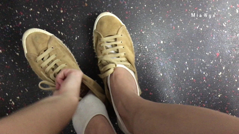 MiaNyx: My pretty feet outdoors