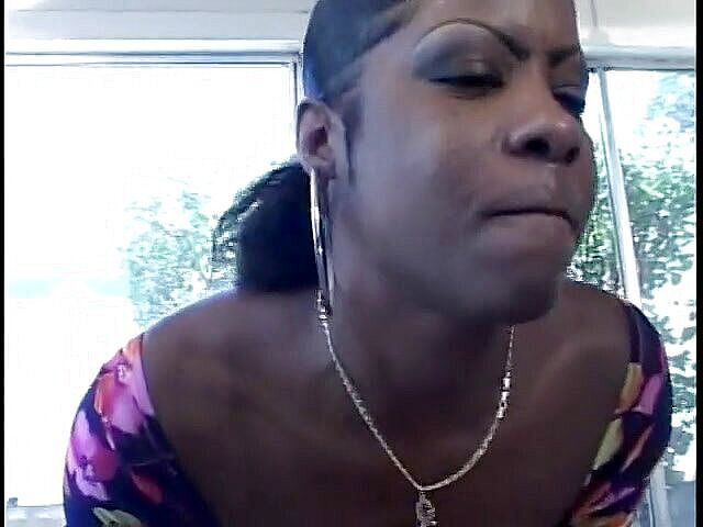 Best Butts: Marvellous ebony chick gets huge black dick on th red...