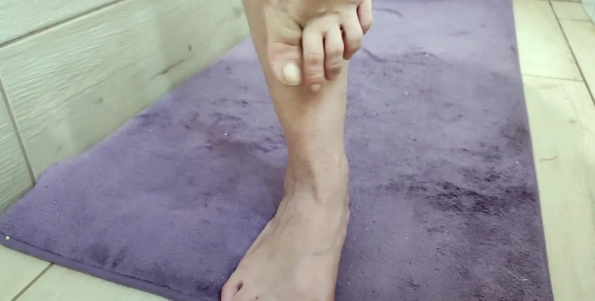 Erica Sweet: Feet Finger Nail Fetish and Masturbate