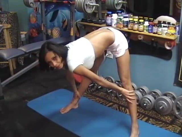 Homegrown Latina: Slim gets fucked in the gym by Maxx Loads