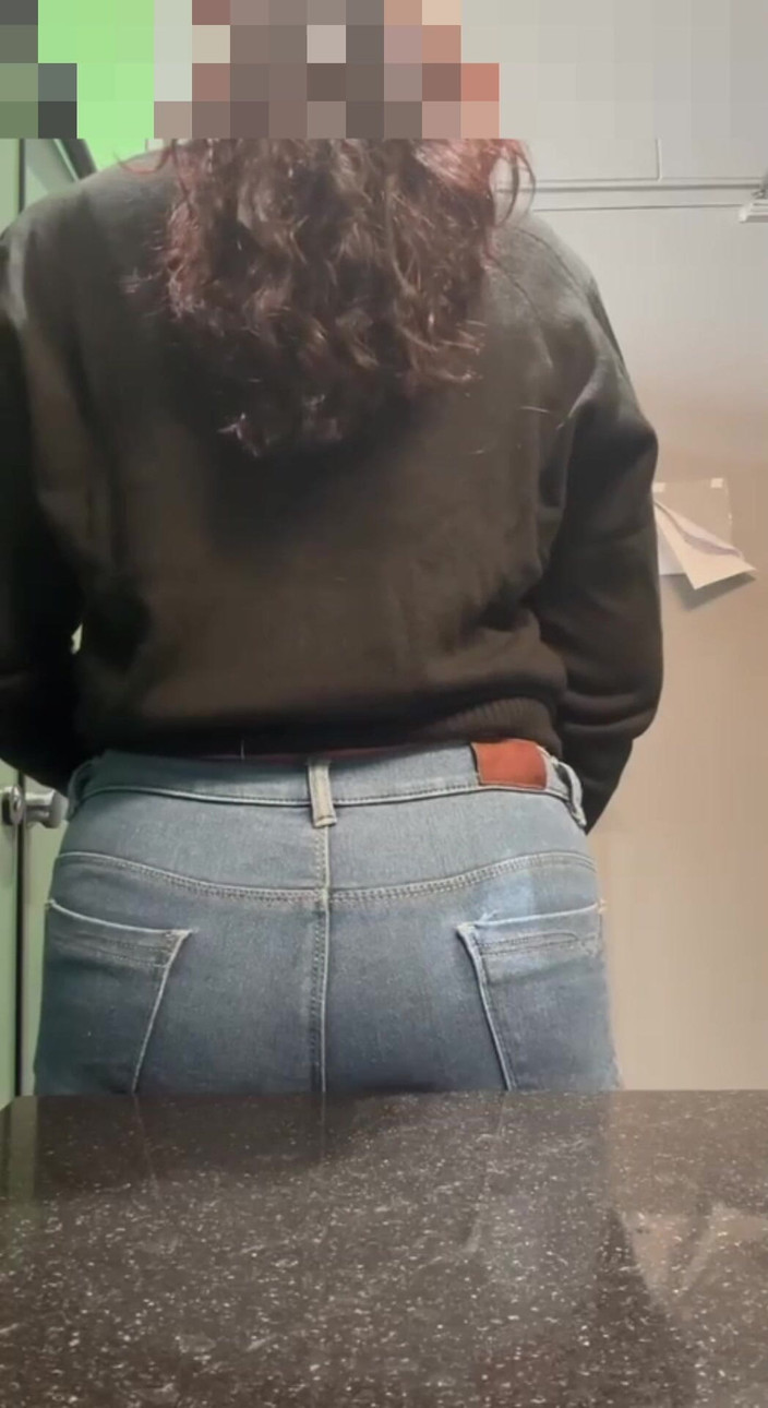 Hot Indian mommy: インド女性ストリップティーズ