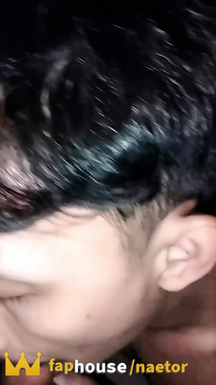 Naetor: Melakukan seks oral pada ladyboys.