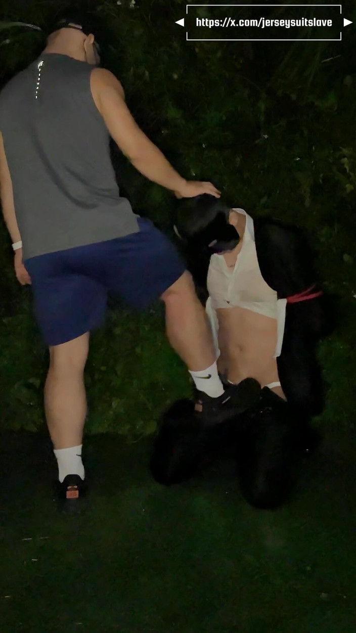 Human Urinal: Der Anzug bekämpft die Schande und Demütigung in der Wildnis