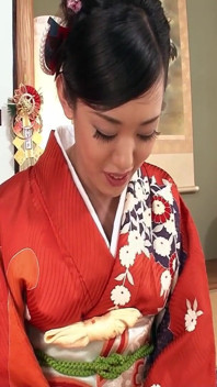Japanese Teen Gets Her Hairy Pussy Fucked by a Experienced Man with Big Toys