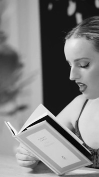 Ode to Hysterical Literature Featuring Charlie Forde, Amber Moore