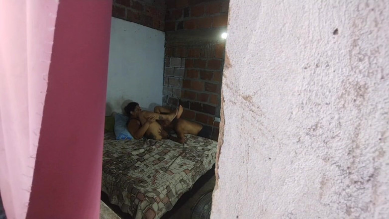 Adribella69: Văd curva mamei mele vitrege futându-l pe prietenul tatălui meu...