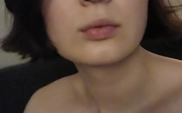 Hapatrap: ホットなトランスジェンダーの女の子が彼女の体を見せつける