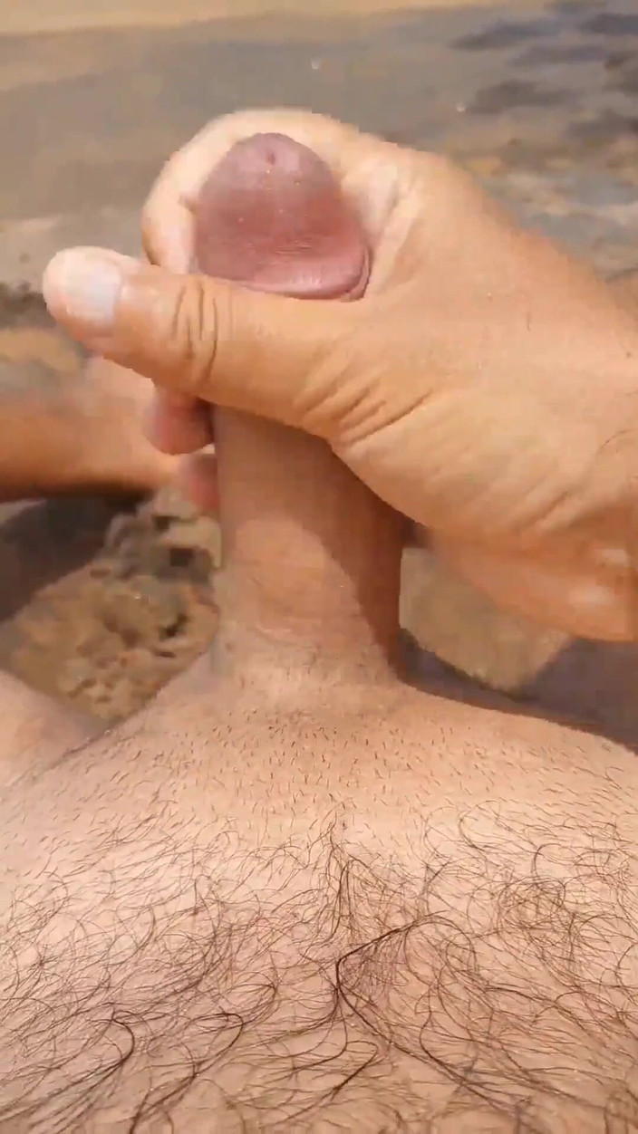 Ladysilvas: Ladysilva sahilde mastürbasyon yapıyor ve çok boşalıyor