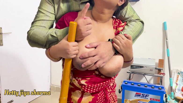 Hotty Jiya Sharmaa: The House Maid Was Abandoned by the Owner