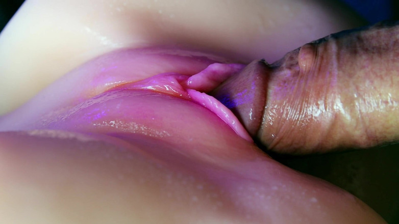 SEXY_GUYBEST: Sappige kut close-up neemt een portie sperma van een grote...