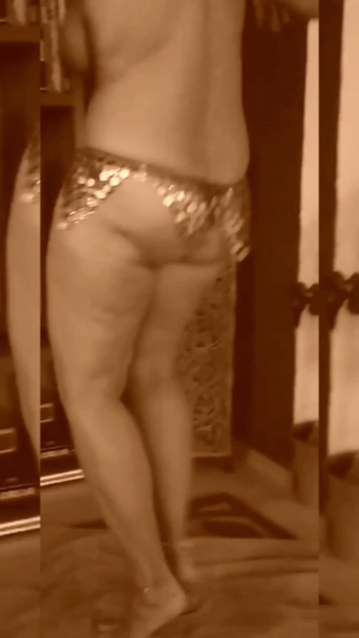 Selena701: アマチュアのブロンド妻が踊りながらセックスをする