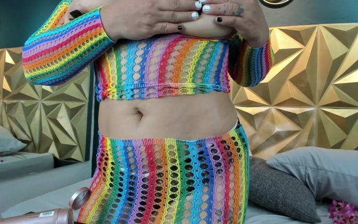 Zoe Mancini: Une MILF sexy à gros cul nue devant la webcam