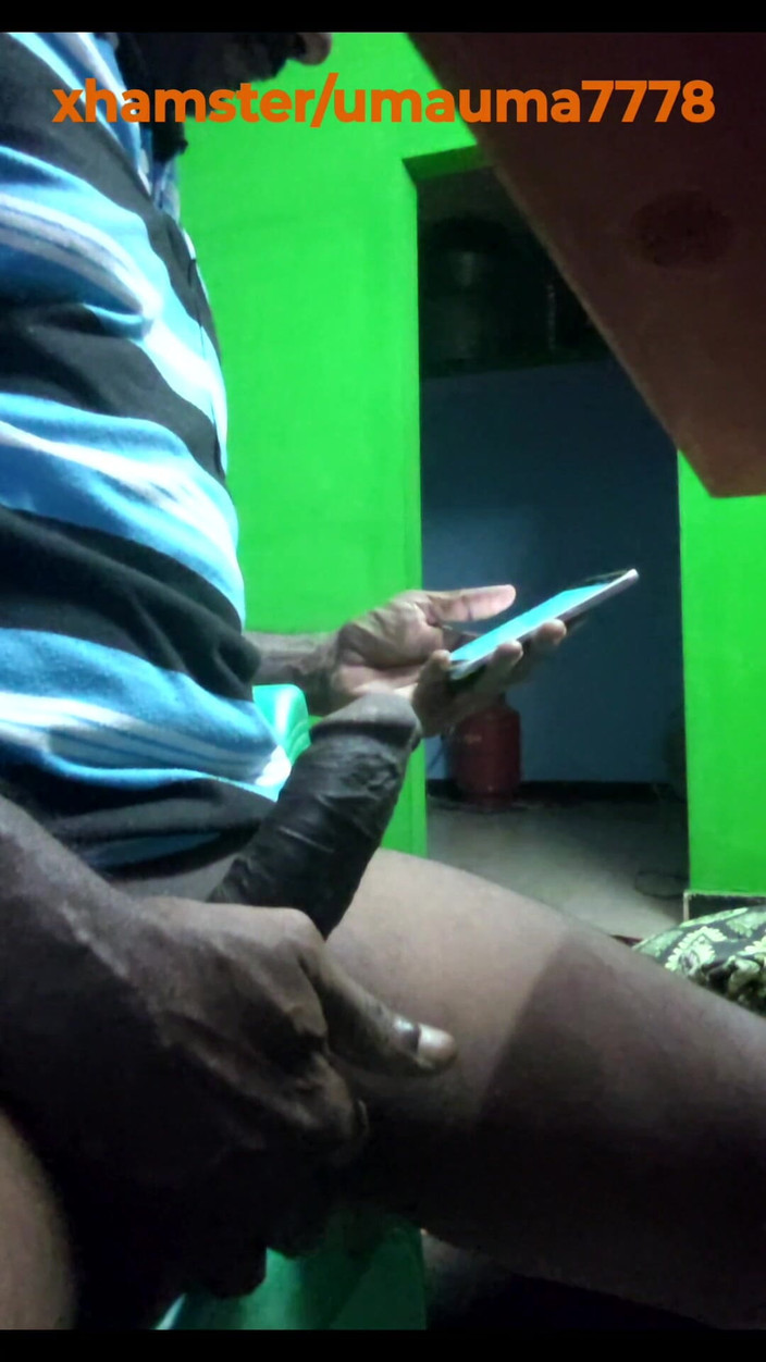 umauma7778: Uomo maturo indiano tamil si masturba sulla sedia