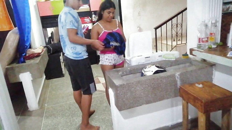 SAMANTA: Gara-gara sange berat, adik tiriku nggak ninggali kalau dia ngocok...