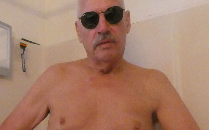 Jack Ready: Pulă excitată și Coaie homosexuale