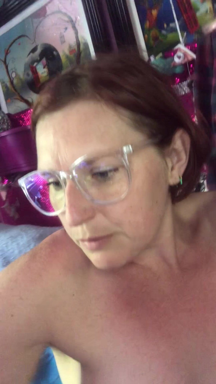 MistressWriggler: 運指とディルドドキドキは爆発的な潮吹きオーガズムに匹敵します