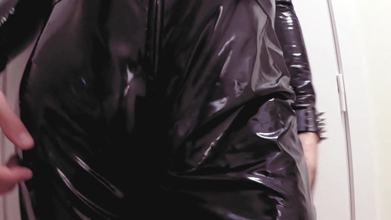 Tranny Bunny: 独自乳胶兔子大鸡巴BDSM癖好混蛋