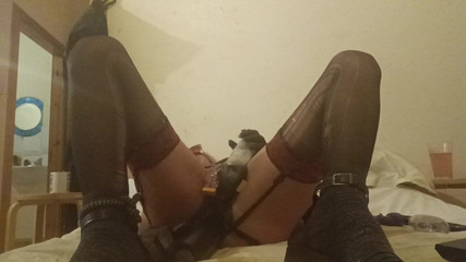 Charlene's TS funhouse: TS Charlene अपने खिलौनों से प्यार करती है