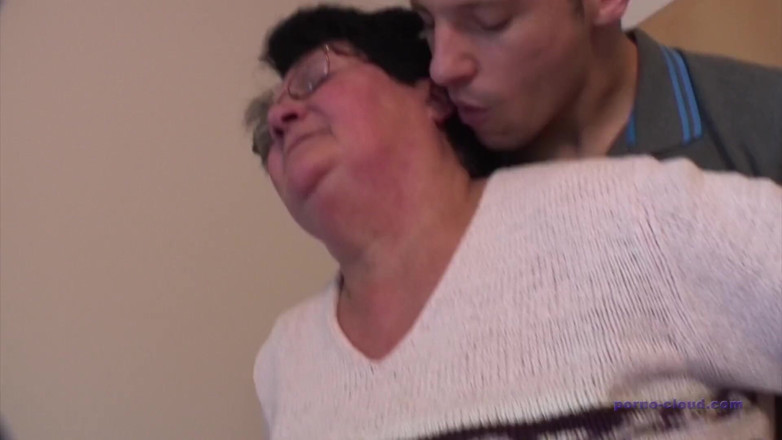 Porno Cloud: The cleaner granny