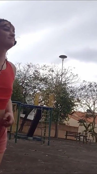 Sikanie i ssanie na placu na świeżym powietrzu