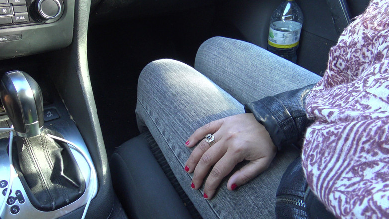 Souzan Halabi: 阿尔及利亚女孩用小鸡巴给一个变态的法国男人打手枪