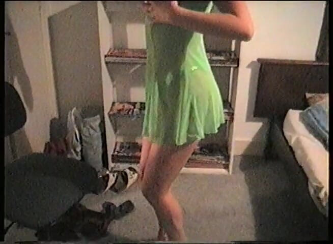 Flash Model Amateurs: Sexy whore and dildo in action