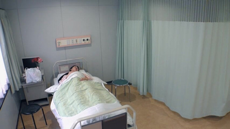 CherryBONBON: Bunu yapmak üvey babam için yanlış, biliyorum, hala baştan çıkarıyorum