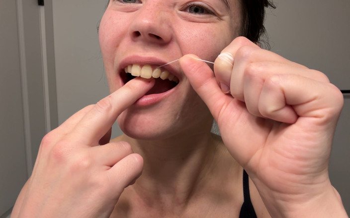 Nurse Bunny: Nici dentystyczne z nicią dentystyczną B Glide