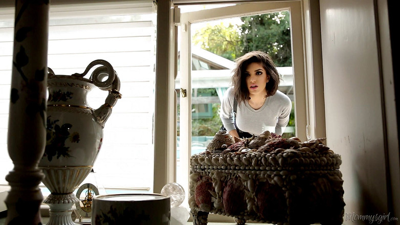 Mommy's Girl: Мачуха - підслуховує мачуху: частина перша