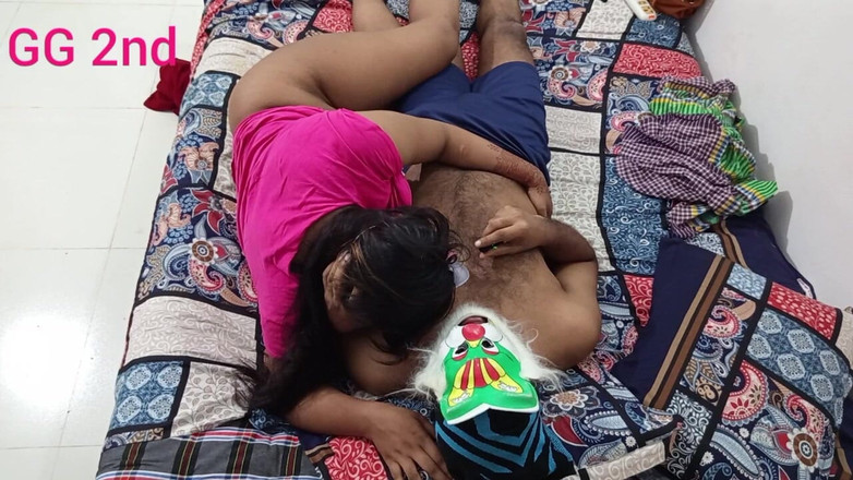 Girlgroup: Er will mehr fantasie von seiner ehefrau-mädchen-gruppe