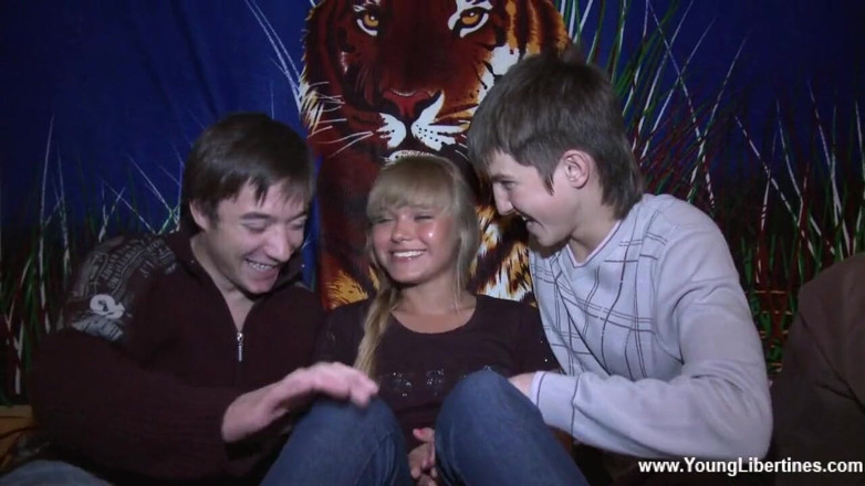 Young Libertines: Threesome with a hot blonde teeny
