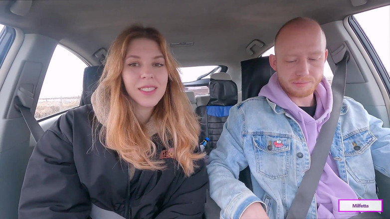 Milfetta: 村のヒッチハイクの女の子が彼の運賃を現物で支払います。
