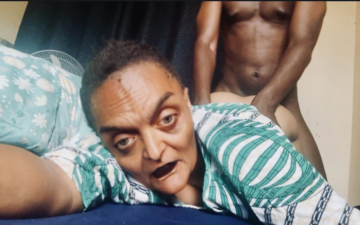 BongoXXX: Бабуся Сказала: "лемме Тримає Цю Камеру Для Тебе, Я Не Хочу, Щоб Ти Відволікався, Поки Ти Трахаєш Мою Рожеву Дупу"