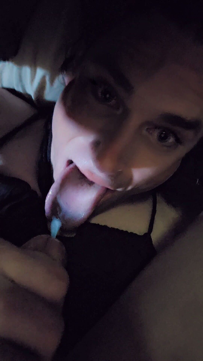 Arexa Bragdoll: Amateur CD Arexa Cums in Own Mouth and Swallows
