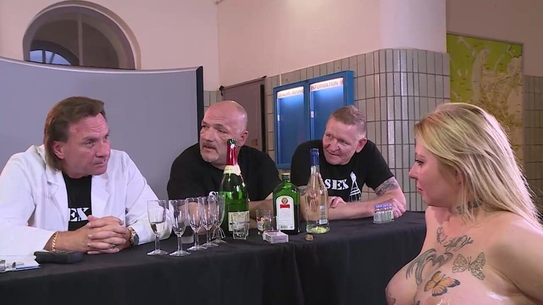 Deutschland porn: Doktor wali cycatą blond mamuśkę