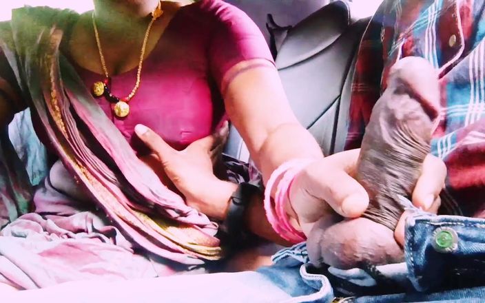 Telugu Honey Lips: भारतीय कार सेक्स। देसी सौतेली मम्मी सौतेले बेटे के बड़े लंड को चोदने की कोशिश करती है। देसी तेलुगु गंदी बात करते हुए।