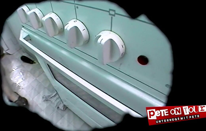 Pete on Tour: 크리스타의 보짓물 가득한 주부 보지 섹스