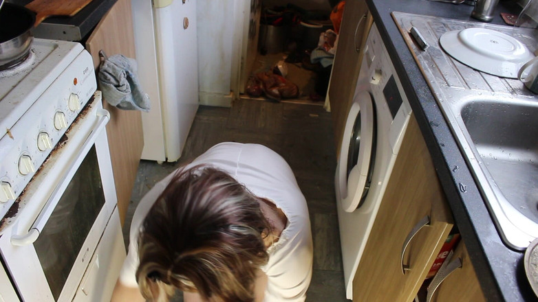 Lilly Disgrace: スイープフロア