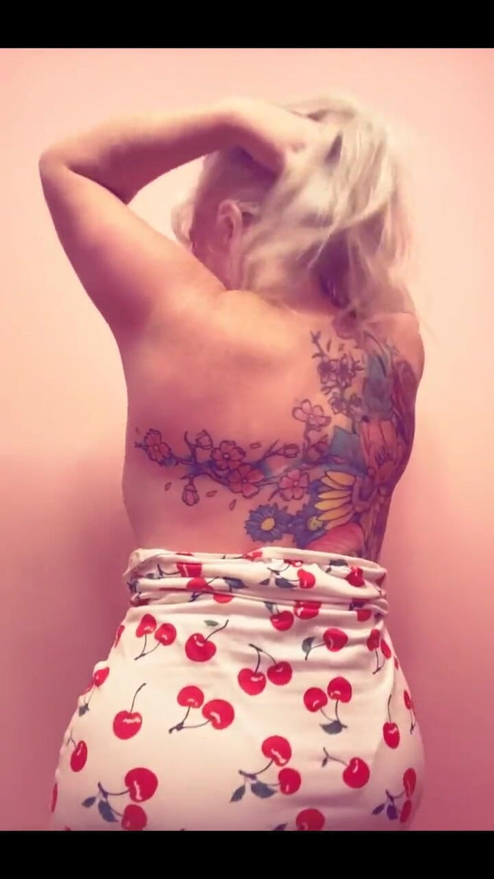 PaintedRose: Dansatoare obraznică